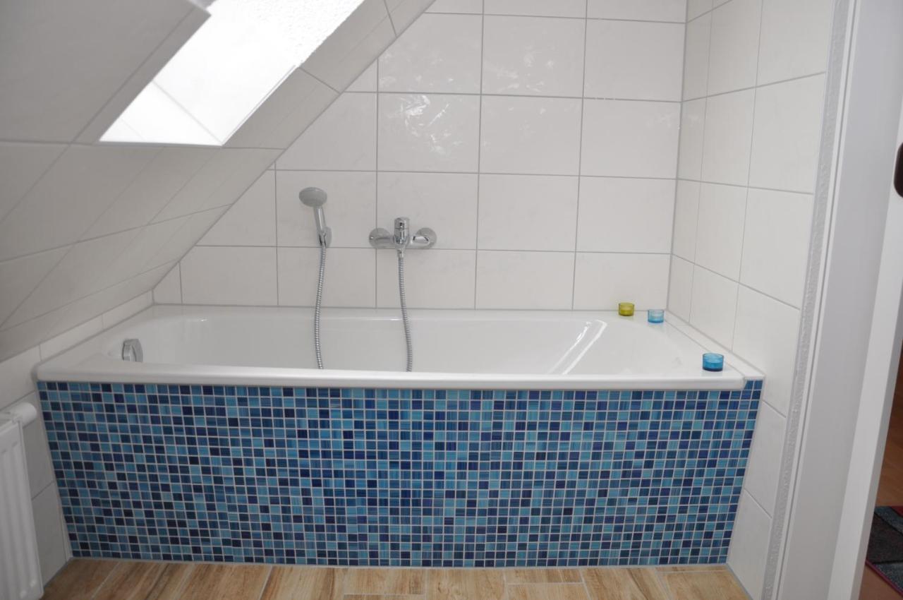 Ferienhaus Mueritzzauber / 1 Zimmer Dachgeschoss-Appartement Röbel Exteriér fotografie